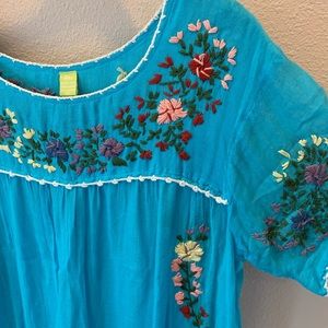 Embroidered Peasant Top ~ Size XL